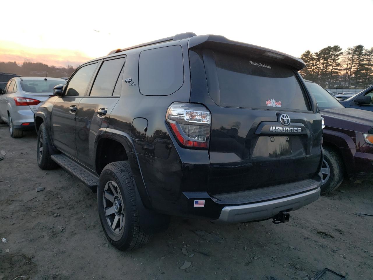 Photo 3 from auction – 2020 TOYOTA 4RUNNER SR with VIN JTEBU5JRXL5795438