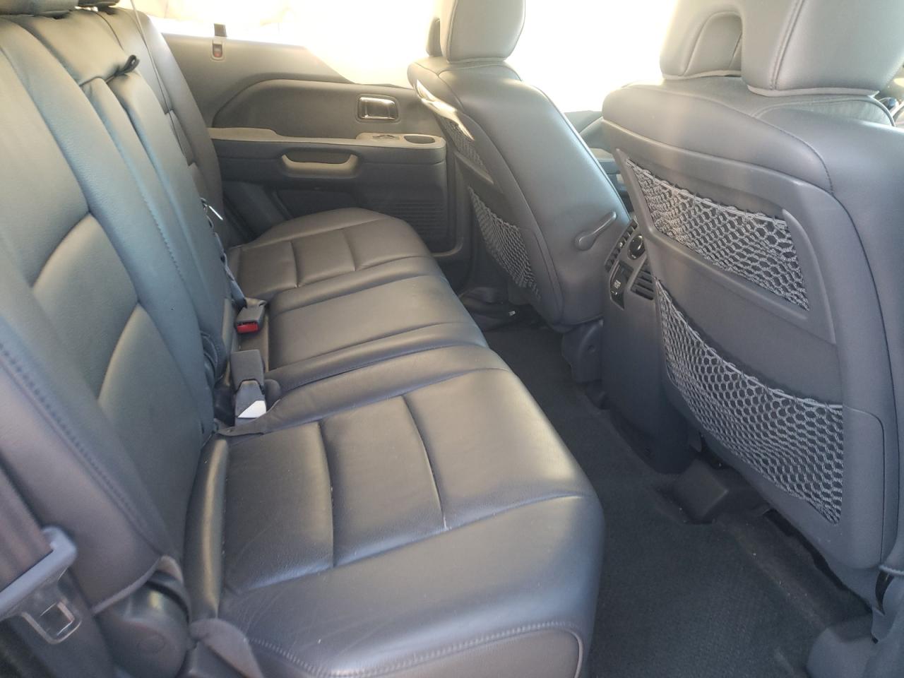 Photo 6 from auction – 2006 HONDA PILOT EX with VIN 2HKYF18786H520564