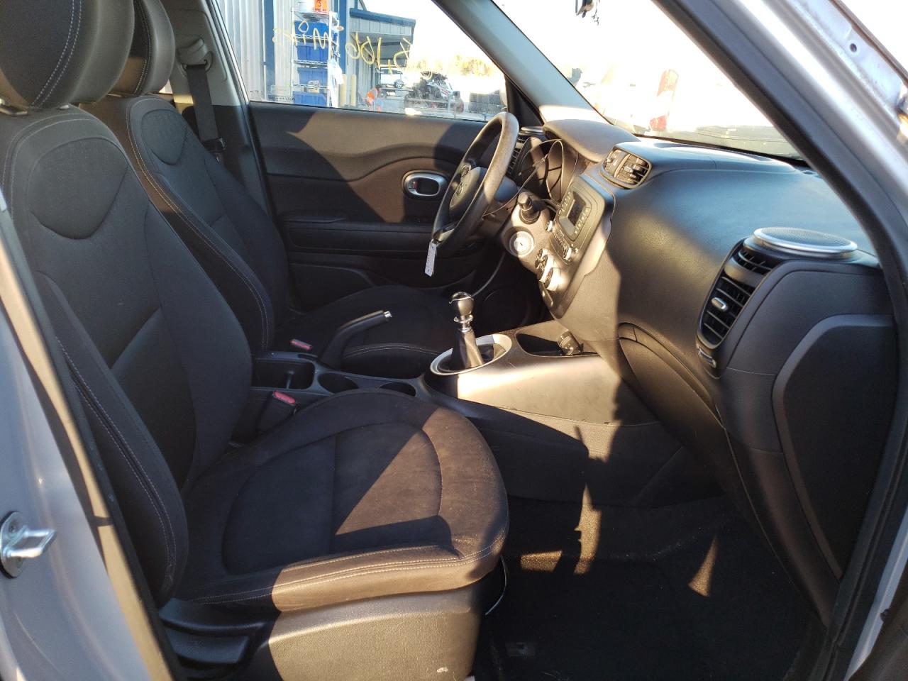 Photo 5 from auction – 2015 KIA SOUL with VIN KNDJN2A28F7808985
