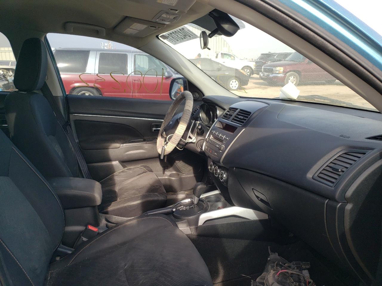 Photo 5 from auction – 2013 MITSUBISHI OUTLANDER with VIN 4A4AR5AUXDE023912
