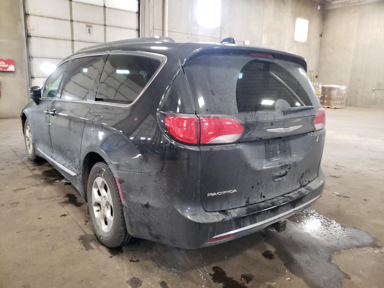 Photo 3 from auction – 2017 CHRYSLER PACIFICA T with VIN 2C4RC1EG6HR622761