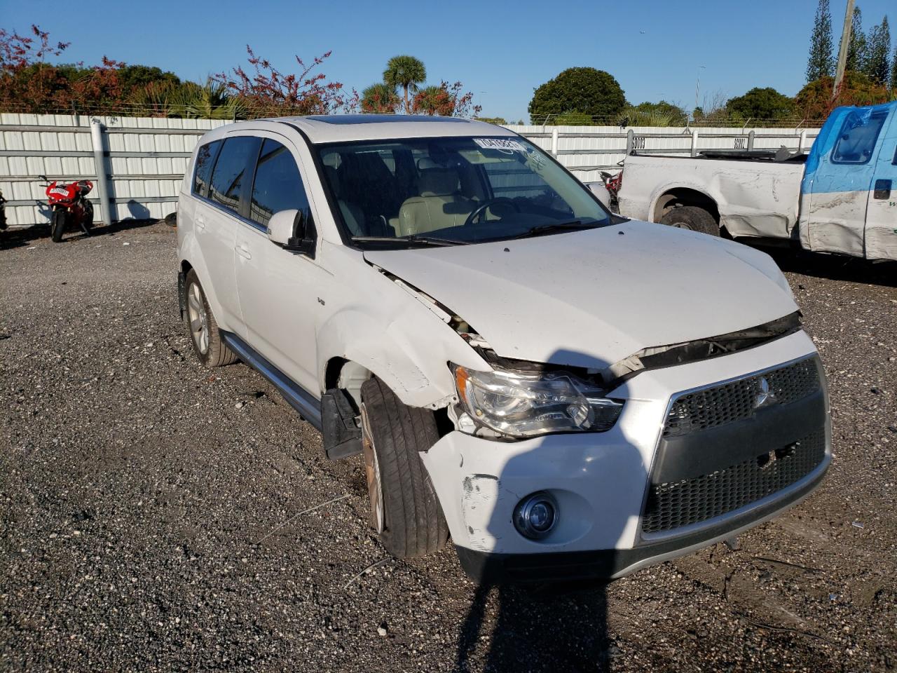 MITSUBISHI OUTLANDER 2013 with VIN JA4JS4AX5DU010162 - Photo from auction