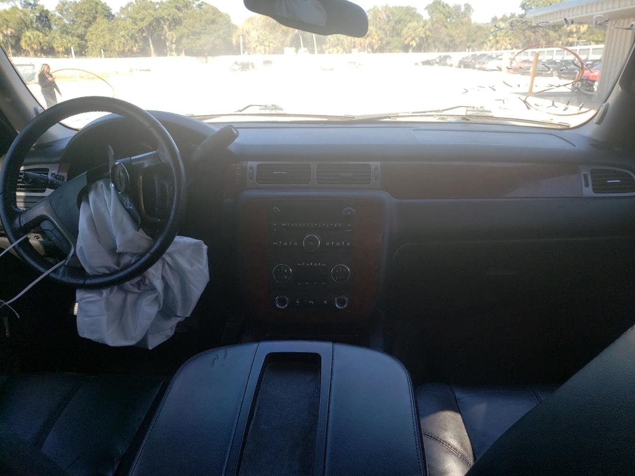 Photo 9 from auction – 2011 CHEVROLET TAHOE C150 with VIN 1GNSCBE04BR294092