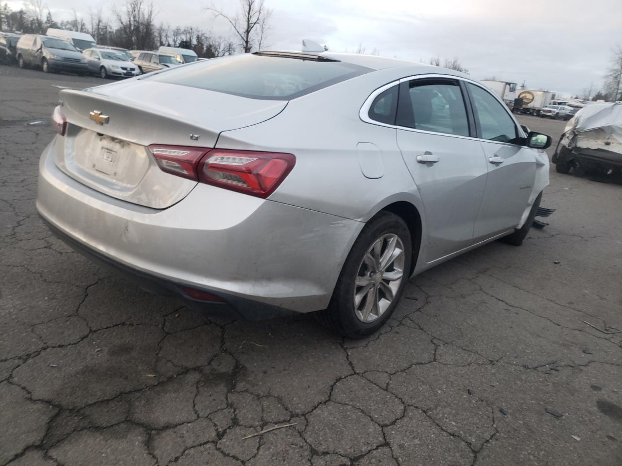 Photo 4 from auction – 2019 CHEVROLET MALIBU LT with VIN 1G1ZD5ST0KF213166