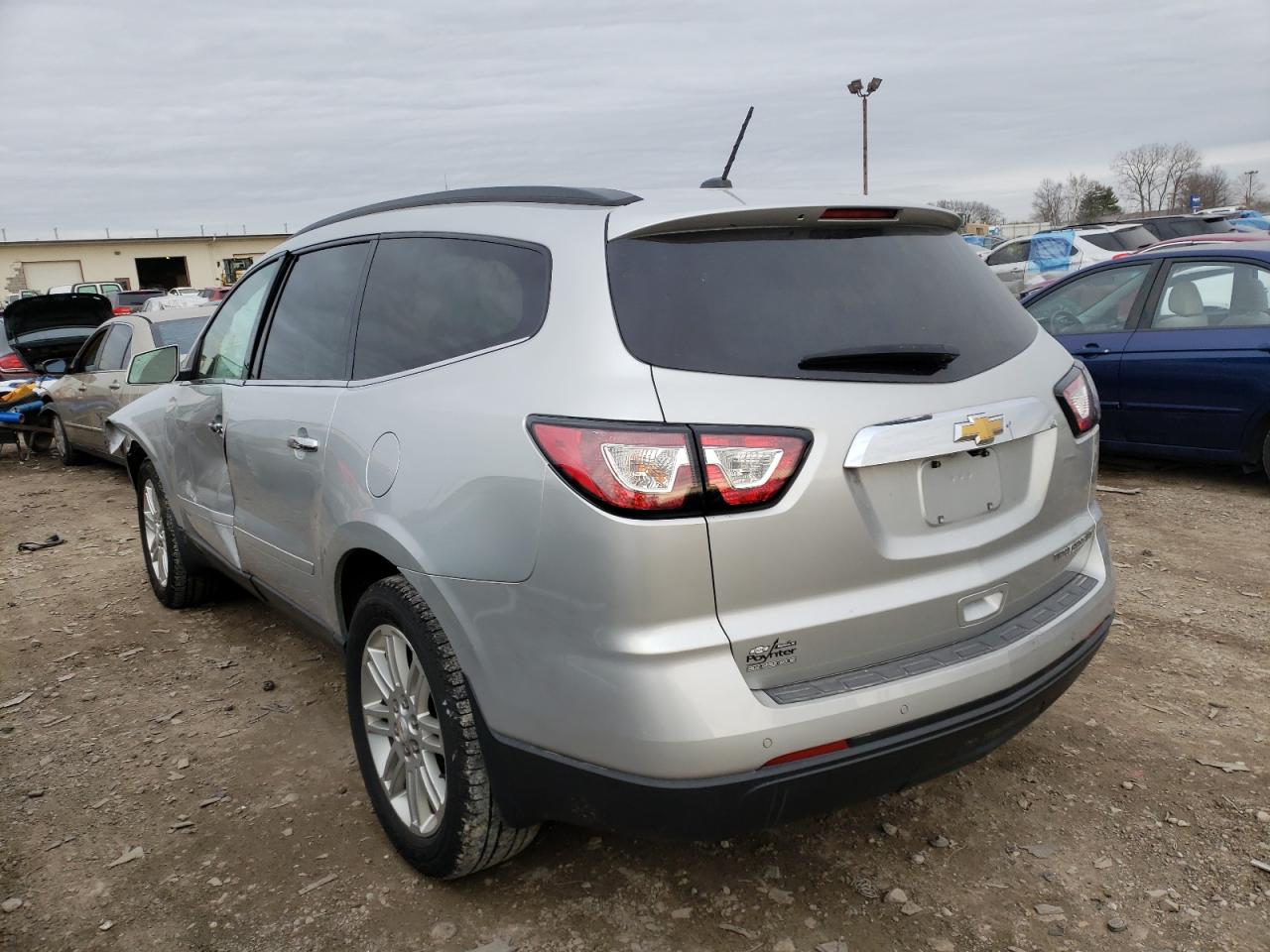 Photo 3 from auction – 2015 CHEVROLET TRAVERSE L with VIN 1GNKRGKD3FJ370263