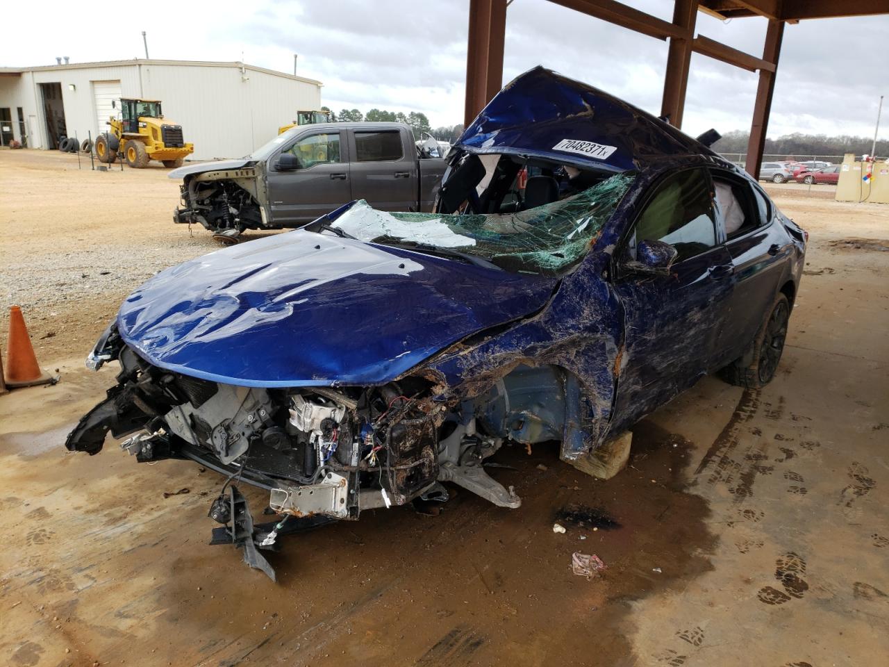Photo 2 from auction – 2015 CHRYSLER 200 S with VIN 1C3CCCBB4FN685897