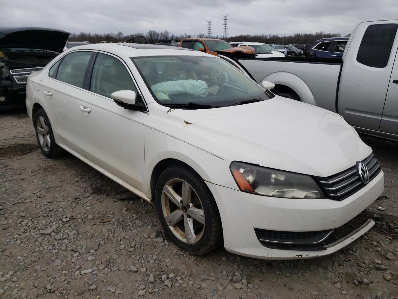 VOLKSWAGEN PASSAT SE 2012 with VIN 1VWBH7A3XCC099347 - Photo from auction