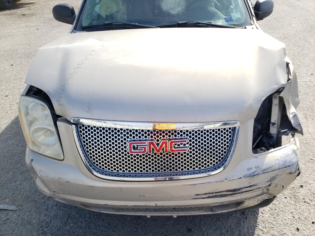 Photo 7 from auction – 2007 GMC YUKON with VIN 1GKFK63817J240031