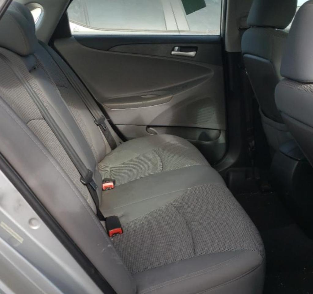 Photo 6 from auction – 2011 HYUNDAI SONATA GLS with VIN 5NPEB4AC5BH080157