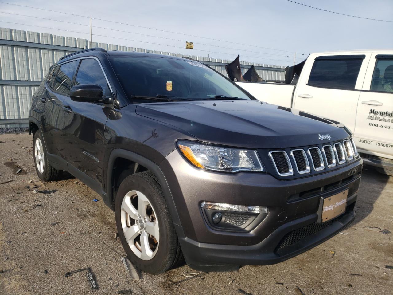 JEEP COMPASS LA 2018 с VIN 3C4NJCBB4JT268153 - Фото с аукциона