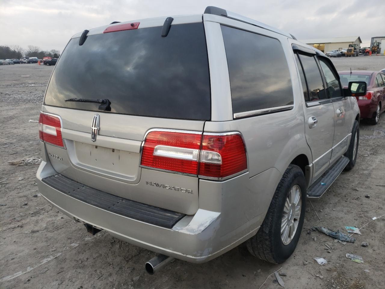 Photo 4 from auction – 2007 LINCOLN NAVIGATOR with VIN 5LMFU28537LJ06499