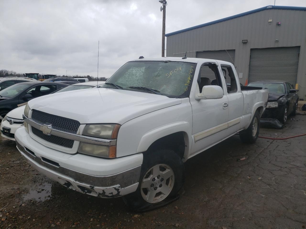 Photo 2 from auction – 2004 CHEVROLET SILVERADO with VIN 1GCEK19T64E268028