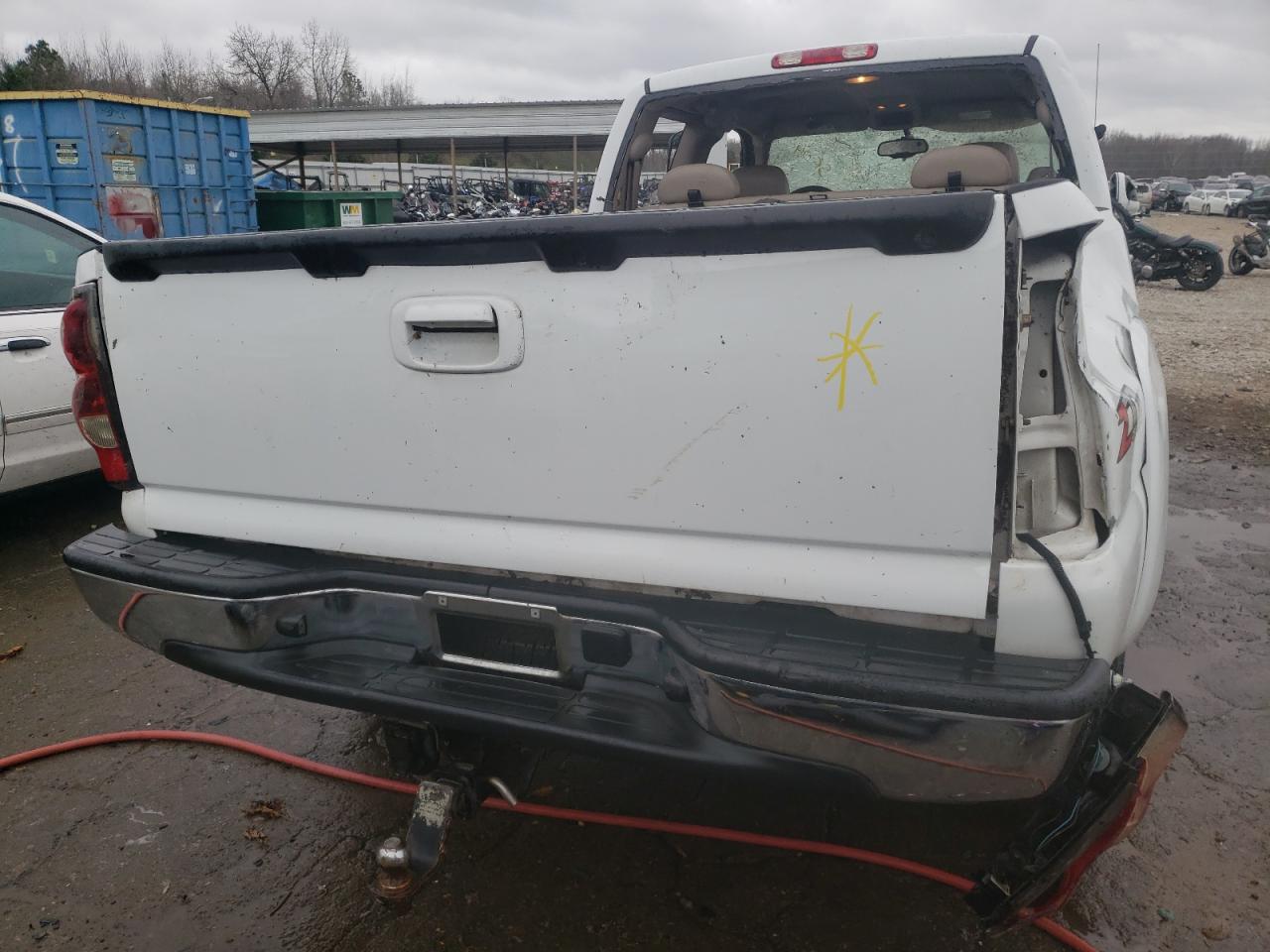 Photo 9 from auction – 2004 CHEVROLET SILVERADO with VIN 1GCEK19T64E268028