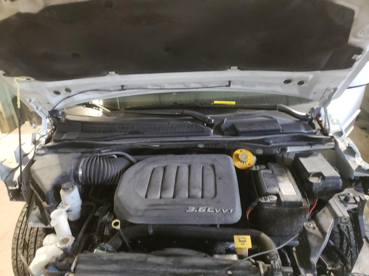 Photo 7 from auction – 2016 CHRYSLER TOWN & COU with VIN 2C4RC1AG0GR193671