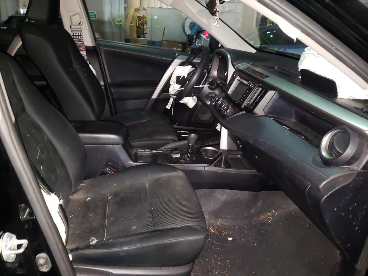 Photo 5 from auction – 2016 TOYOTA RAV4 LE with VIN 2T3BFREV7GW537700