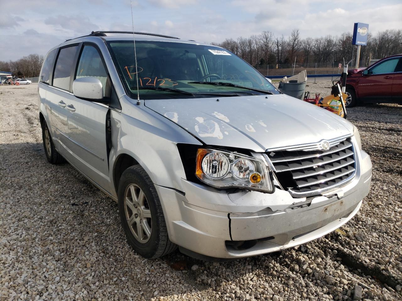 Photo 1 from auction – 2010 CHRYSLER TOWN & COU with VIN 2A4RR5D14AR102819