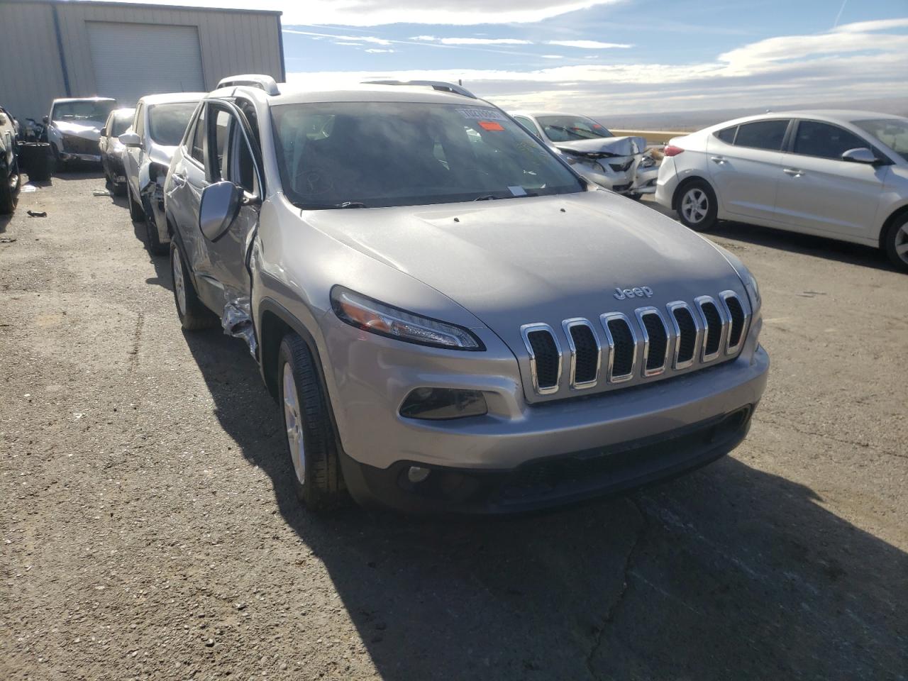 Photo 1 from auction – 2017 JEEP CHEROKEE L with VIN 1C4PJLCB2HW585487