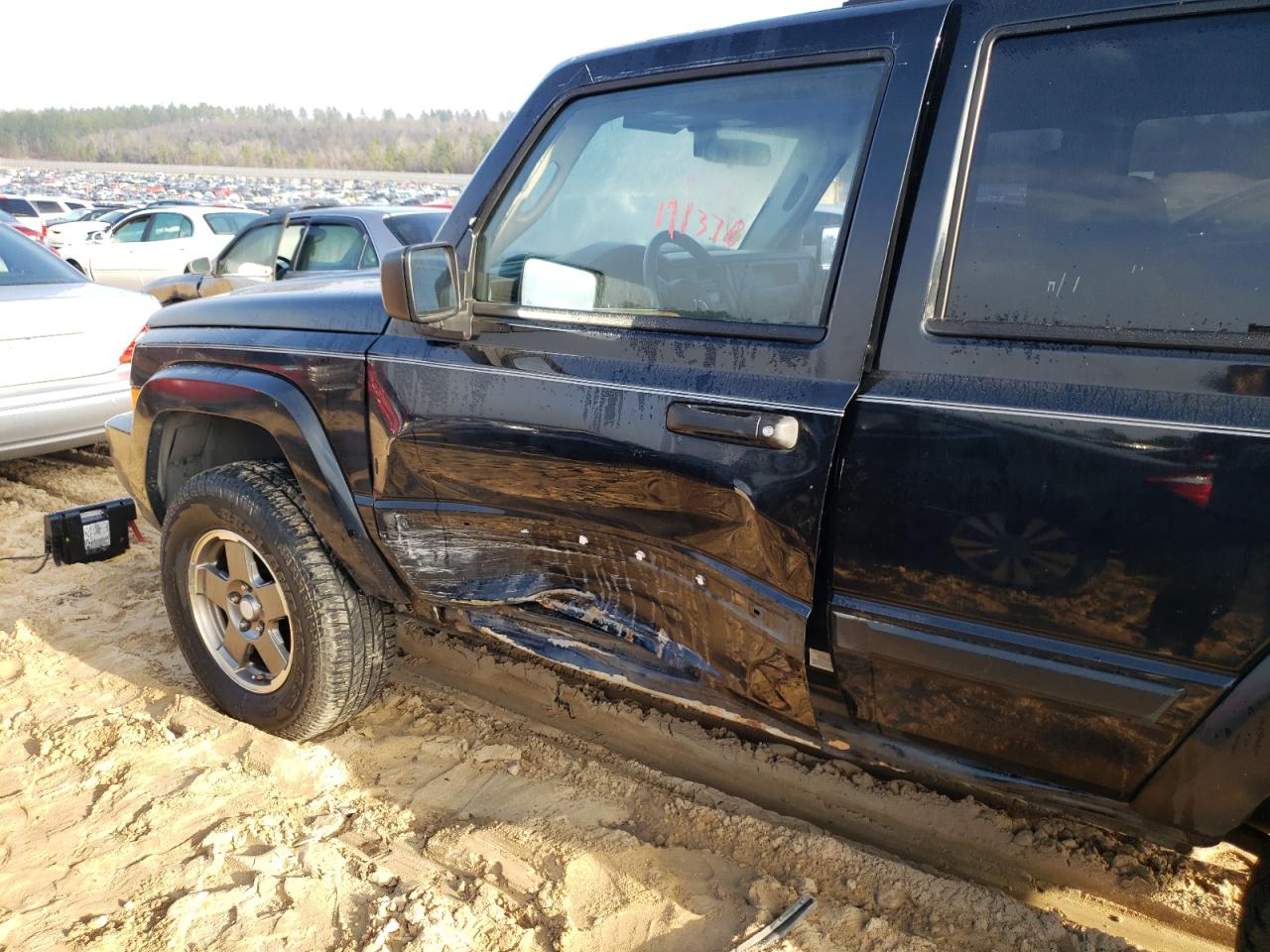 Photo 9 from auction – 2006 JEEP COMMANDER with VIN 1J8HG48K56C188364