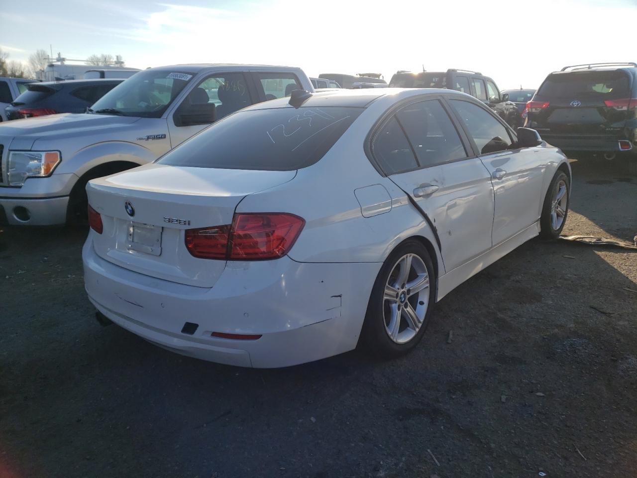 Photo 4 from auction – 2013 BMW 328 XI with VIN WBA3B3C59DF538924