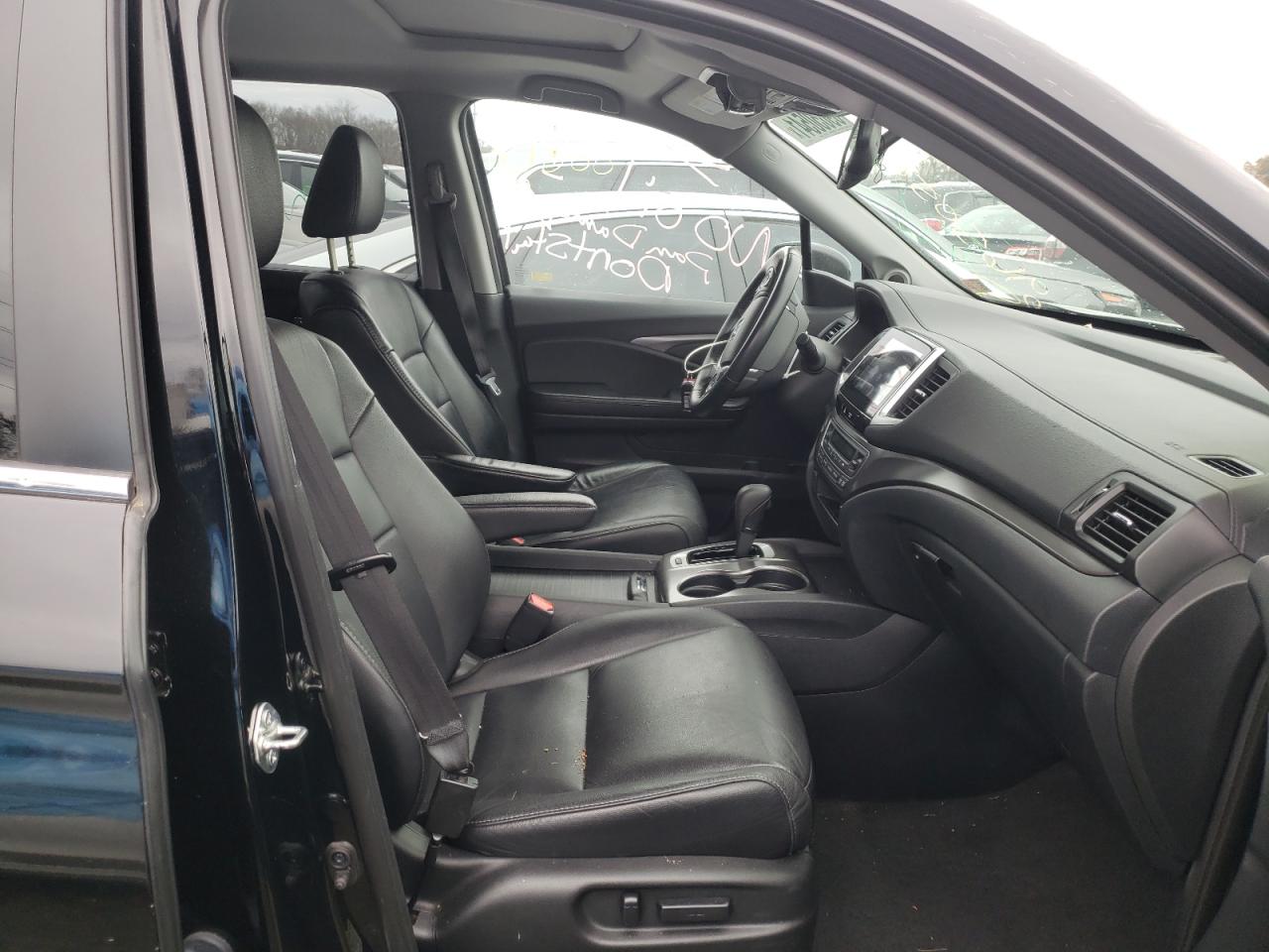 Photo 5 from auction – 2016 HONDA PILOT EXL with VIN 5FNYF6H50GB027716