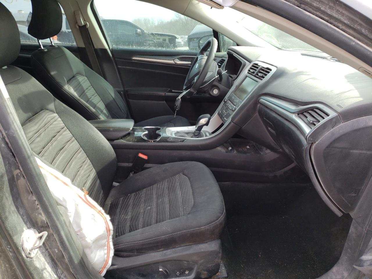 Photo 5 from auction – 2016 FORD FUSION SE with VIN 3FA6P0H71GR202191