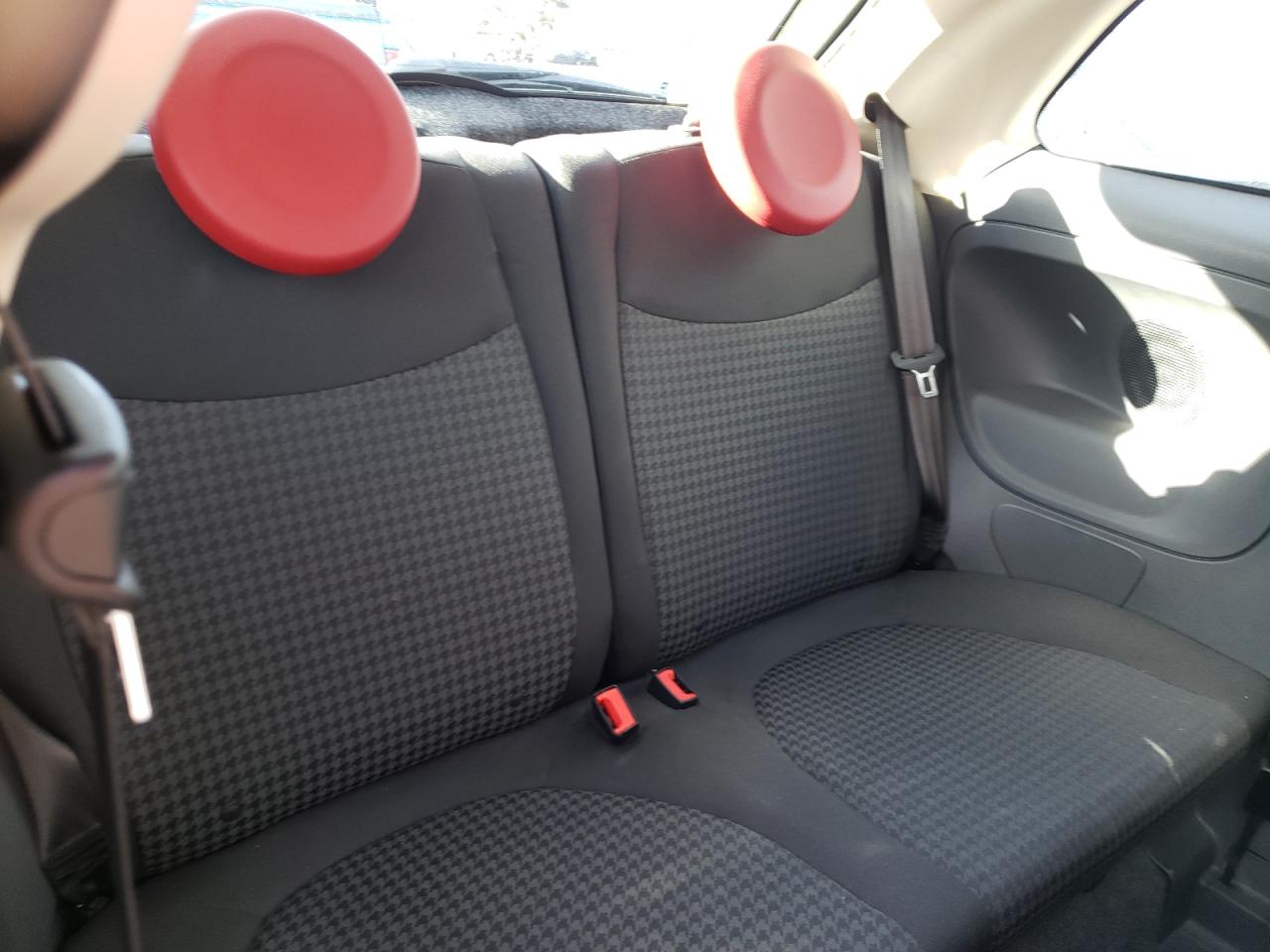 Photo 6 from auction – 2016 FIAT 500 EASY with VIN 3C3CFFKR9GT177027