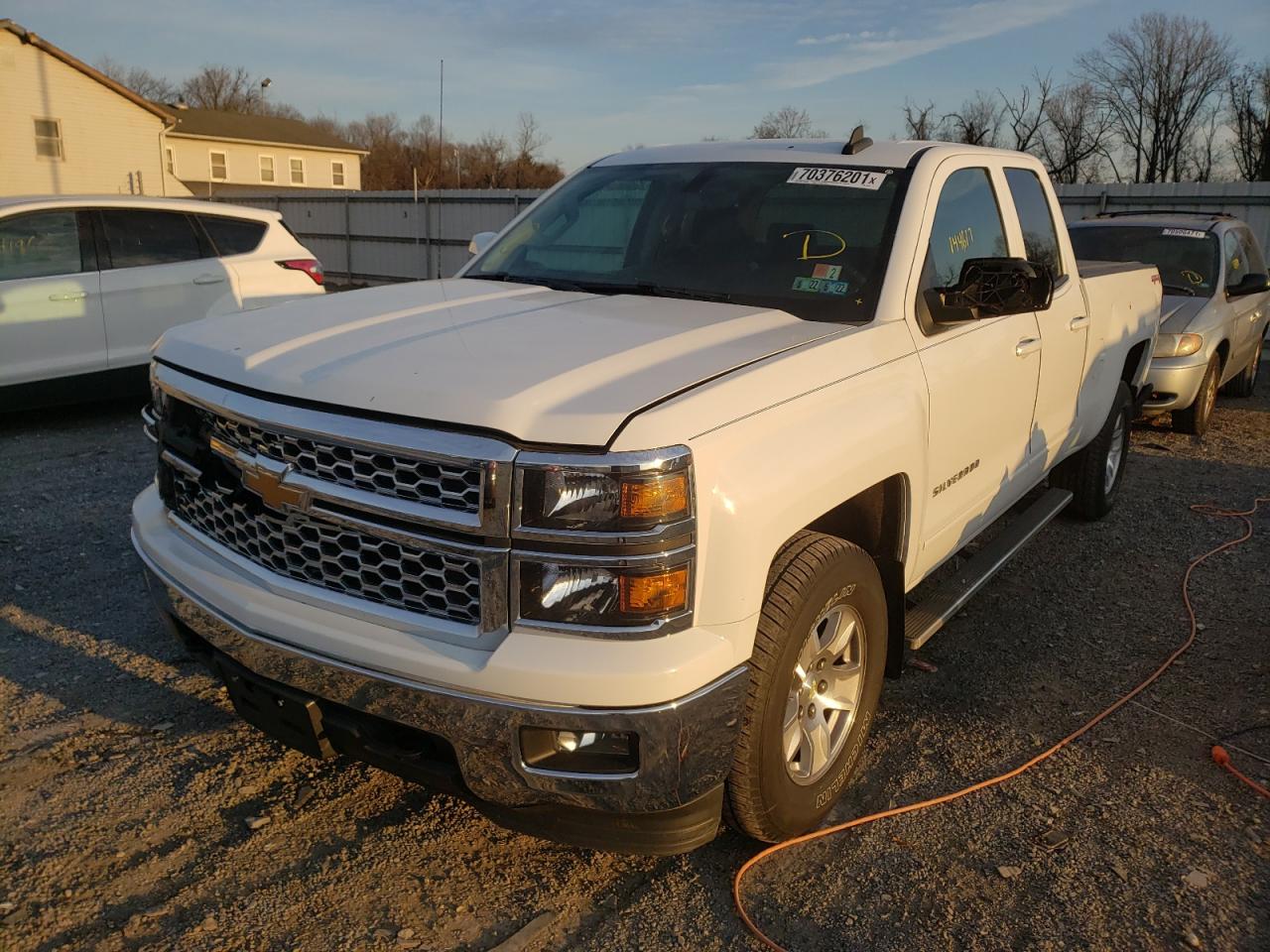 Photo 2 from auction – 2015 CHEVROLET SILVERADO with VIN 1GCVKREC3FZ363775
