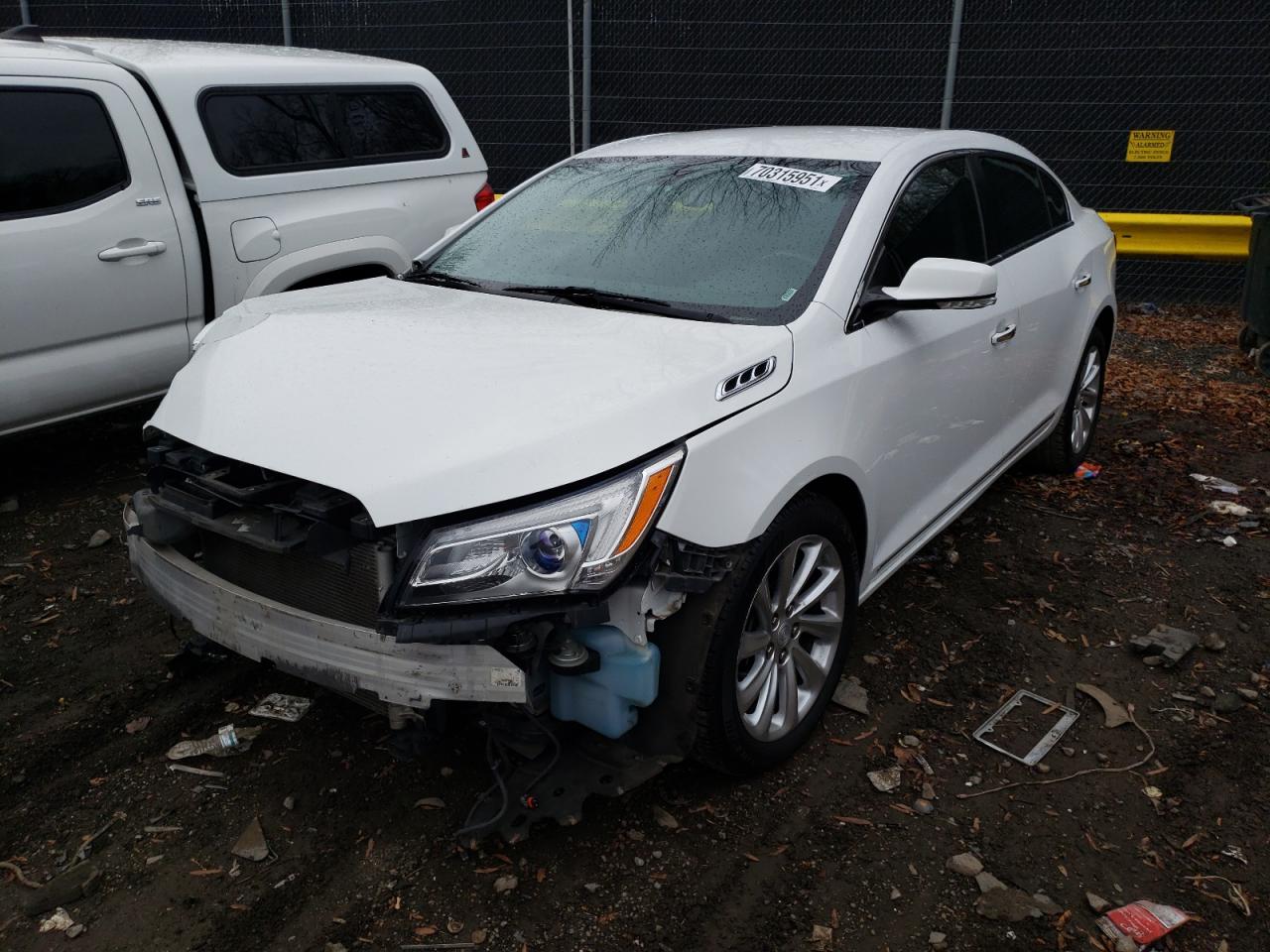 Photo 2 from auction – 2015 BUICK LACROSSE with VIN 1G4GB5G38FF160070