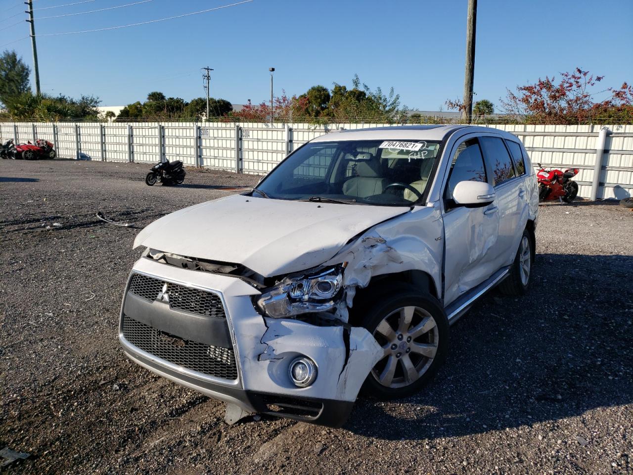 Photo 2 from auction – 2013 MITSUBISHI OUTLANDER with VIN JA4JS4AX5DU010162
