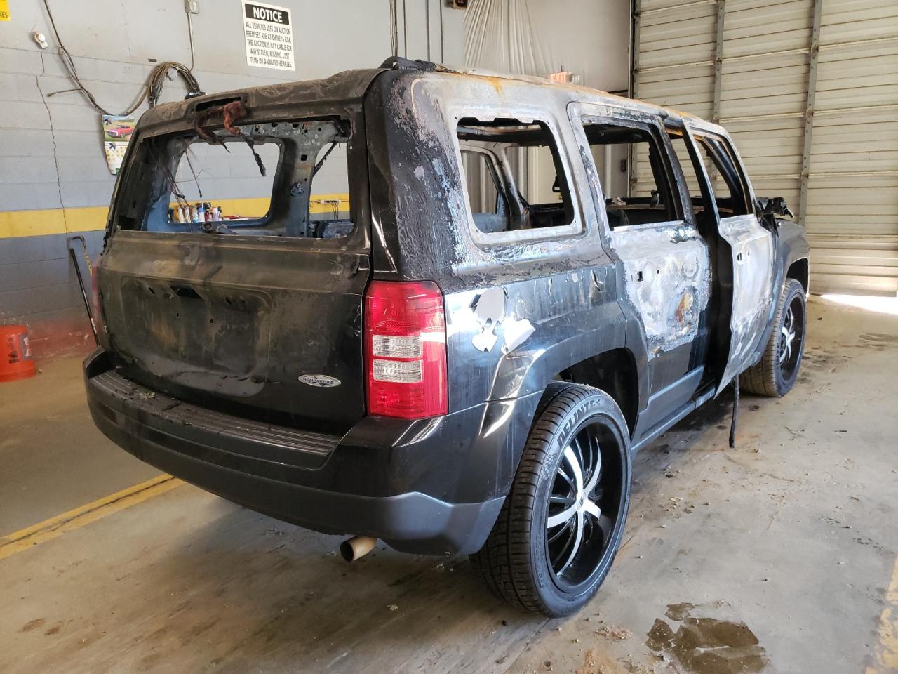 Photo 4 from auction – 2015 JEEP PATRIOT LA with VIN 1C4NJRFB2FD426788