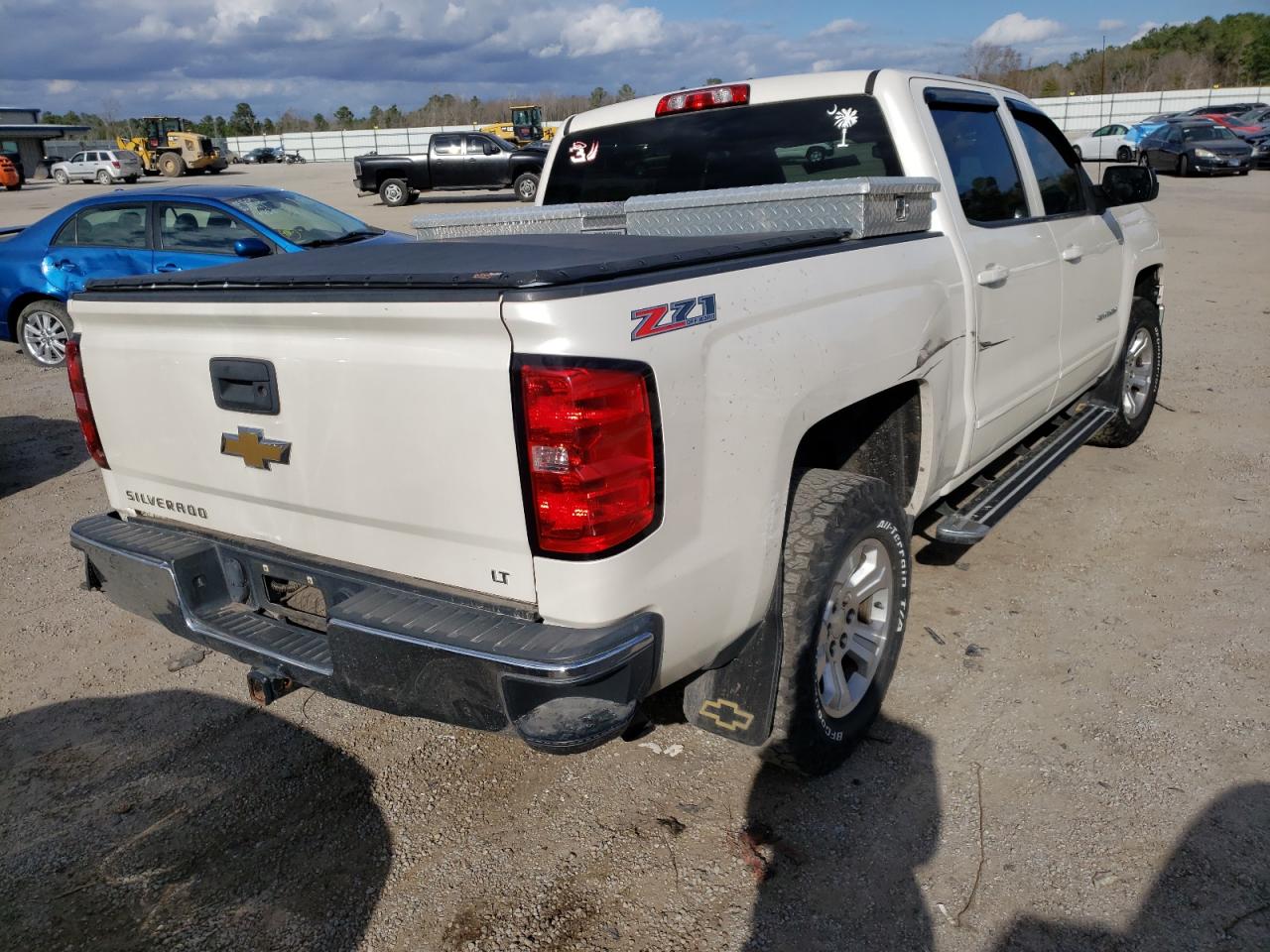 Photo 4 from auction – 2015 CHEVROLET SILVERADO with VIN 3GCUKREC1FG119411