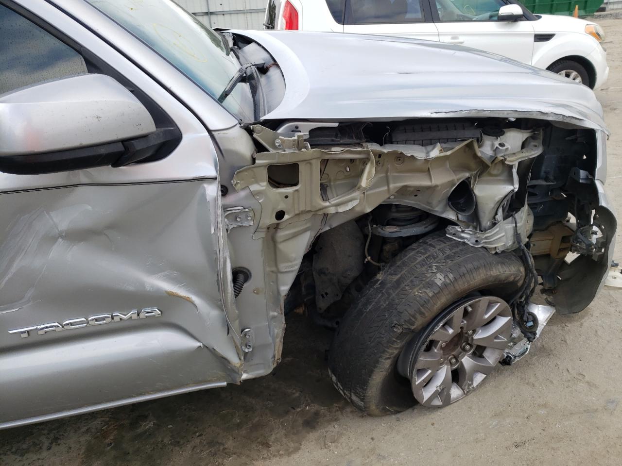 Photo 9 from auction – 2017 TOYOTA TACOMA DOU with VIN 3TMAZ5CN6HM043281