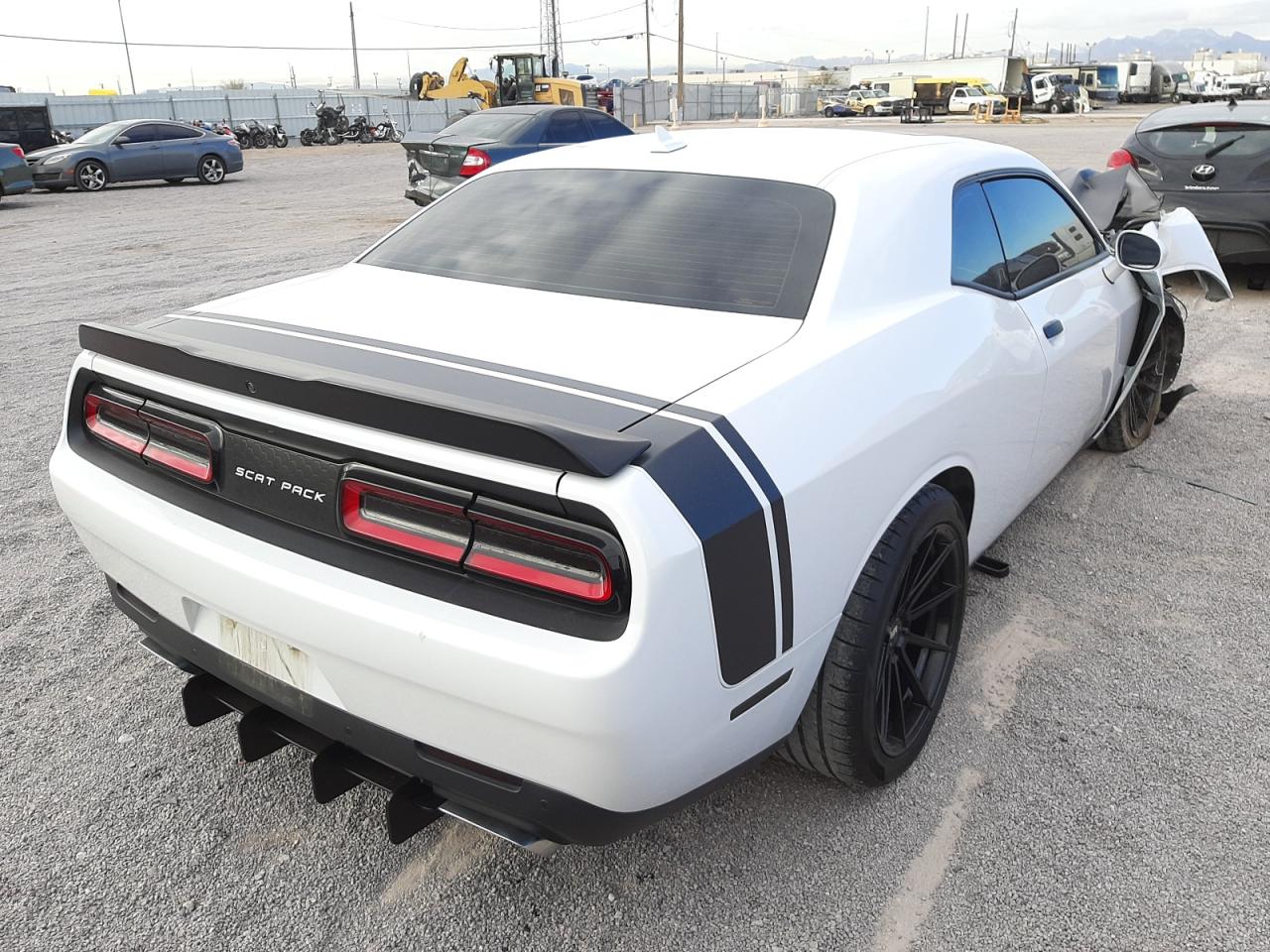 Photo 4 from auction – 2018 DODGE CHALLENGER with VIN 2C3CDZFJ6JH208875