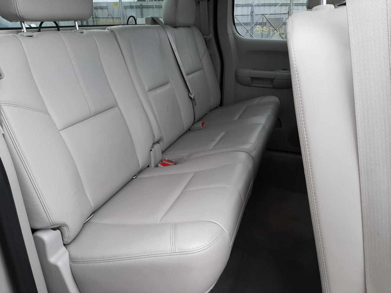 Photo 6 from auction – 2011 GMC SIERRA K15 with VIN 1GTR2VE34BZ344379