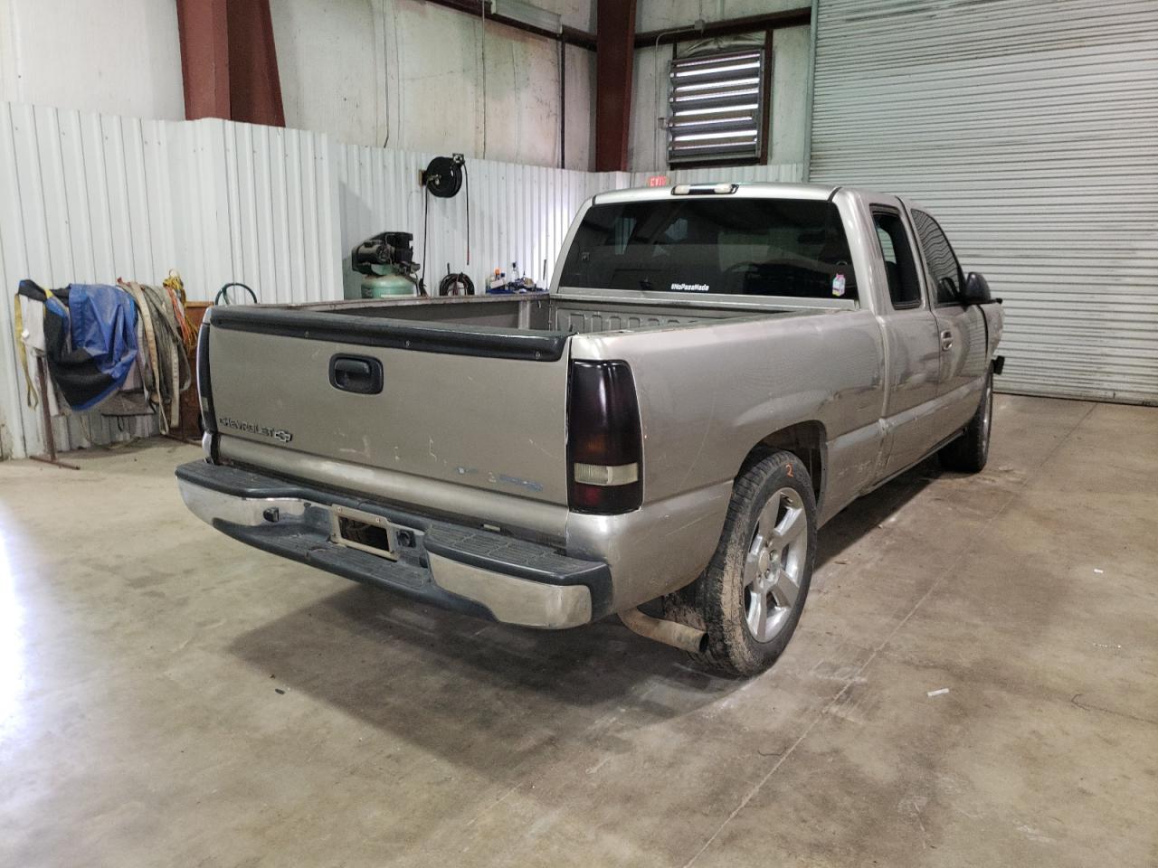 Photo 4 from auction – 2001 CHEVROLET SILVERADO with VIN 2GCEC19T811210237