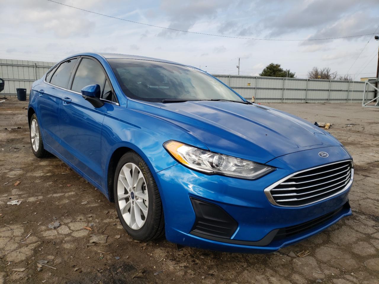 FORD FUSION SE 2020 with VIN 3FA6P0LU2LR235711 - Photo from auction