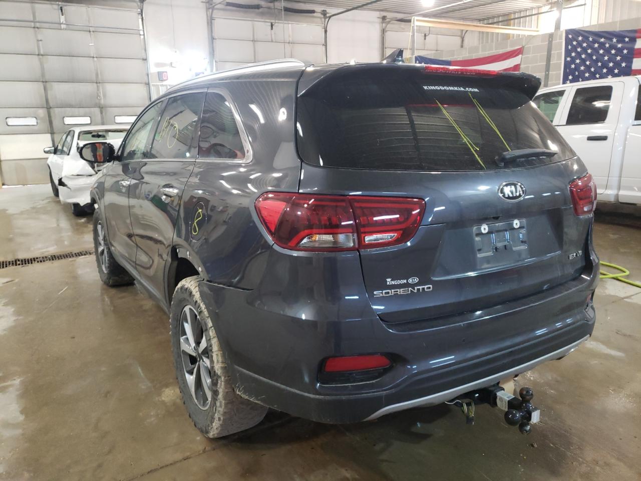 Photo 3 from auction – 2019 KIA SORENTO EX with VIN 5XYPHDA50KG510113