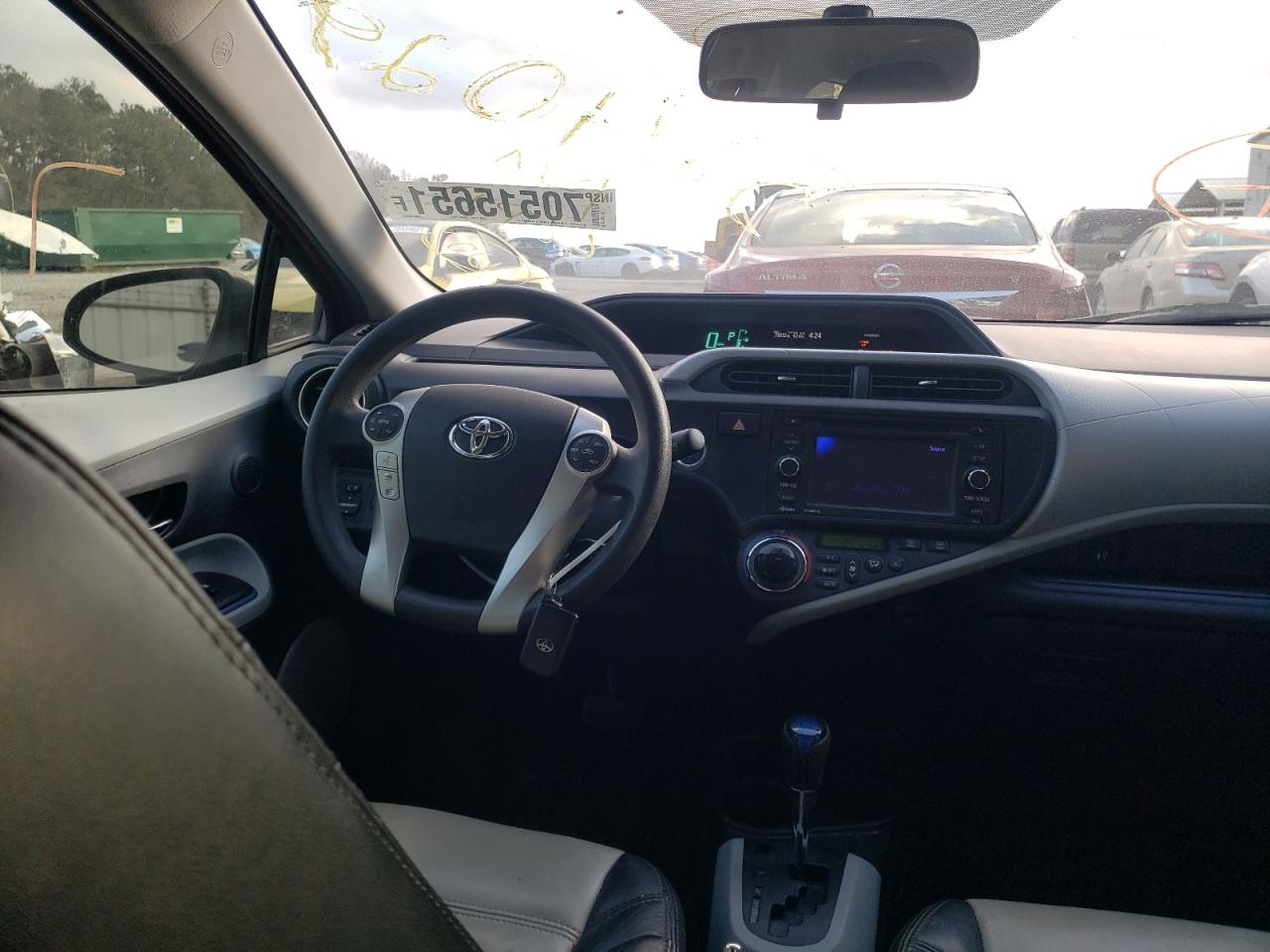 Photo 9 from auction – 2012 TOYOTA PRIUS C with VIN JTDKDTB36C1524029