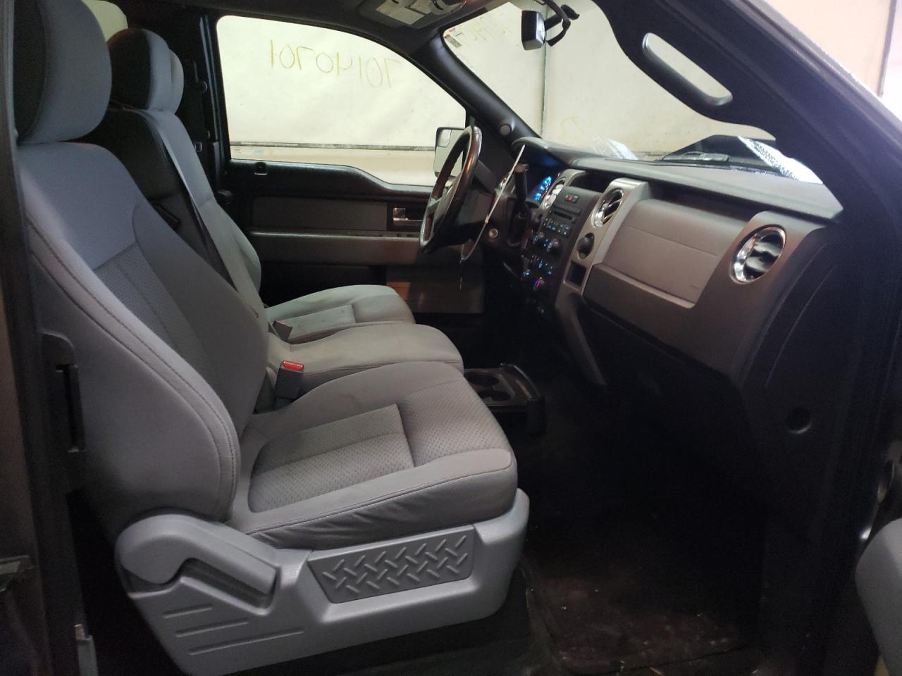 Photo 5 from auction – 2012 FORD F150 SUPER with VIN 1FTFX1EF4CFB71456