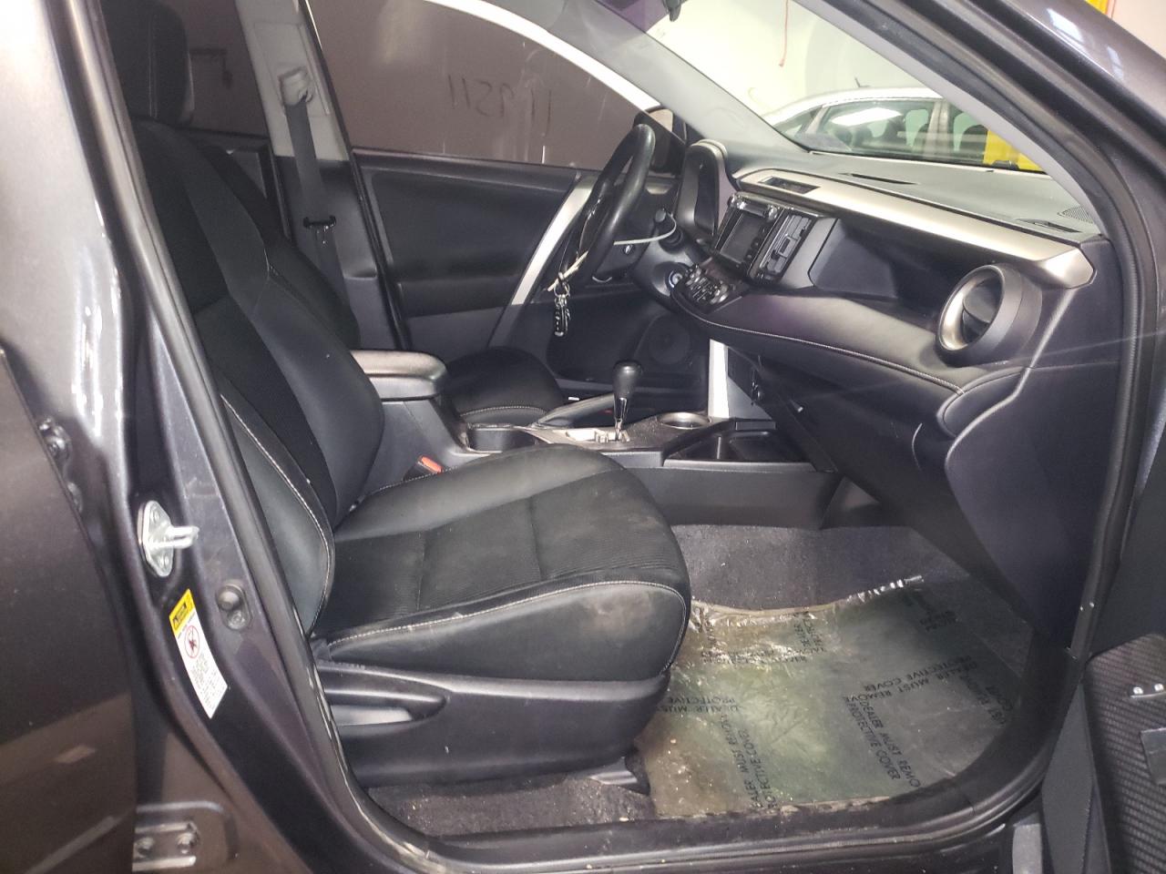 Photo 5 from auction – 2013 TOYOTA RAV4 XLE with VIN 2T3RFREV2DW097962