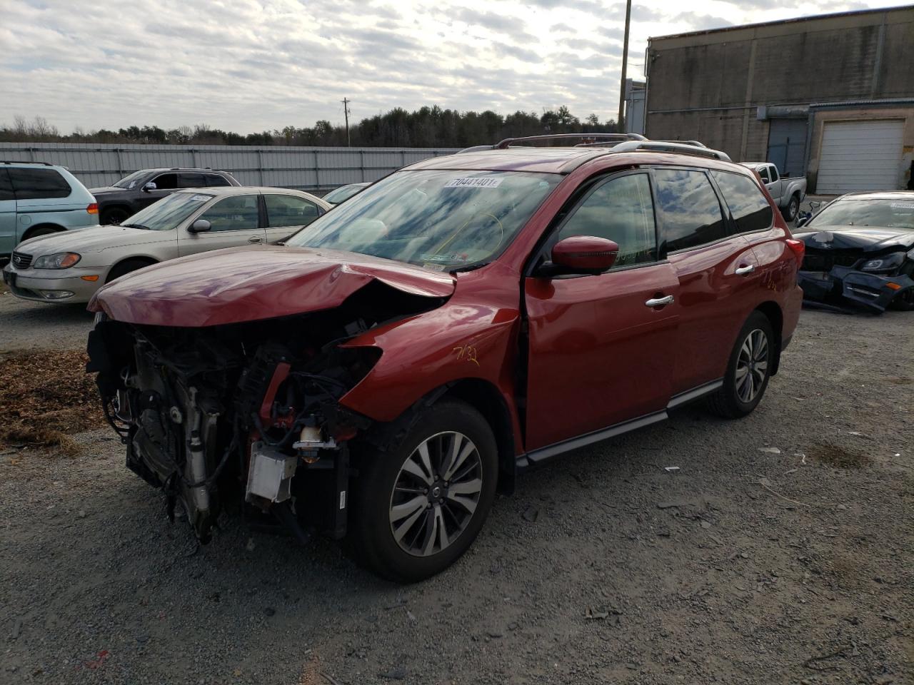 Photo 2 from auction – 2017 NISSAN PATHFINDER with VIN 5N1DR2MNXHC694839