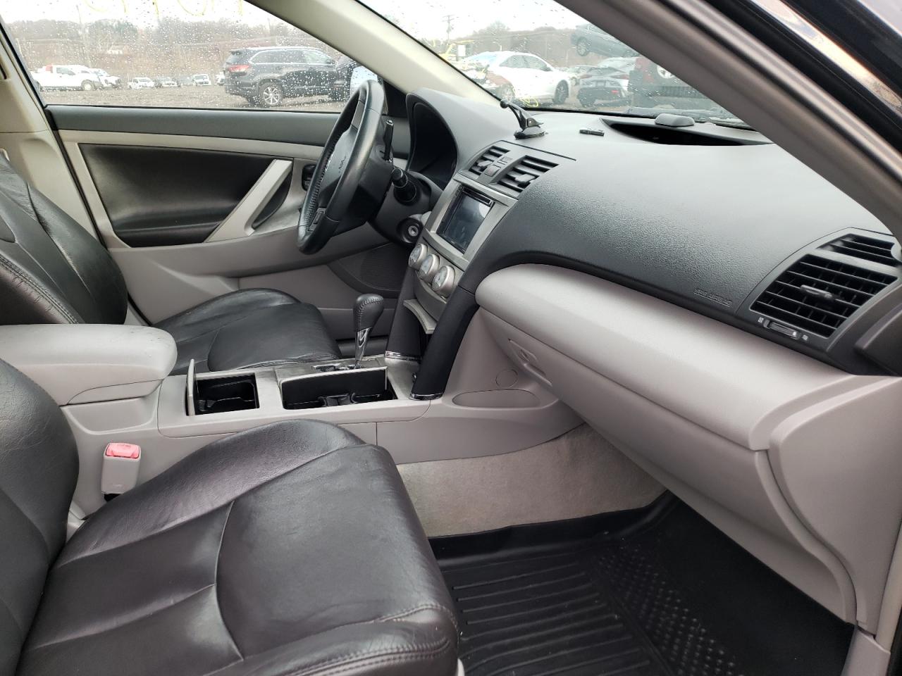Photo 5 from auction – 2011 TOYOTA CAMRY BASE with VIN 4T1BF3EK7BU134689