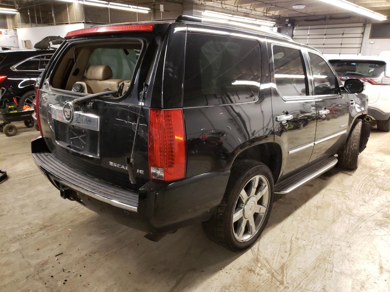 Photo 4 from auction – 2010 CADILLAC ESCALADE L with VIN 1GYUKBEF7AR150764