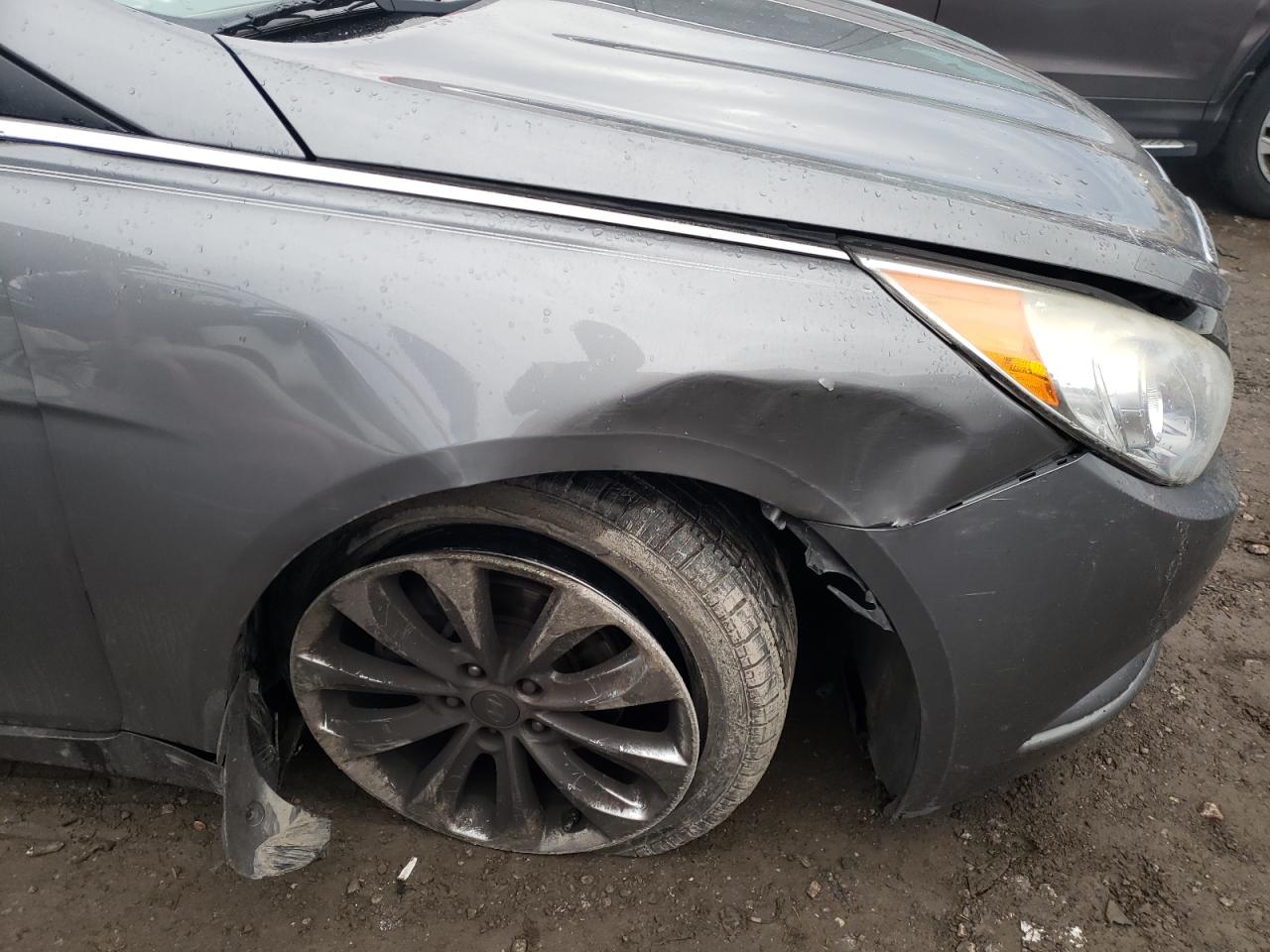 Photo 9 from auction – 2012 HYUNDAI SONATA SE with VIN 5NPEC4AB4CH457616