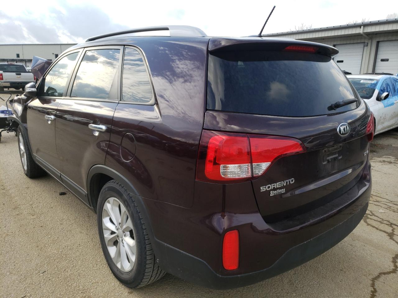 Photo 3 from auction – 2015 KIA SORENTO EX with VIN 5XYKU4A77FG642010