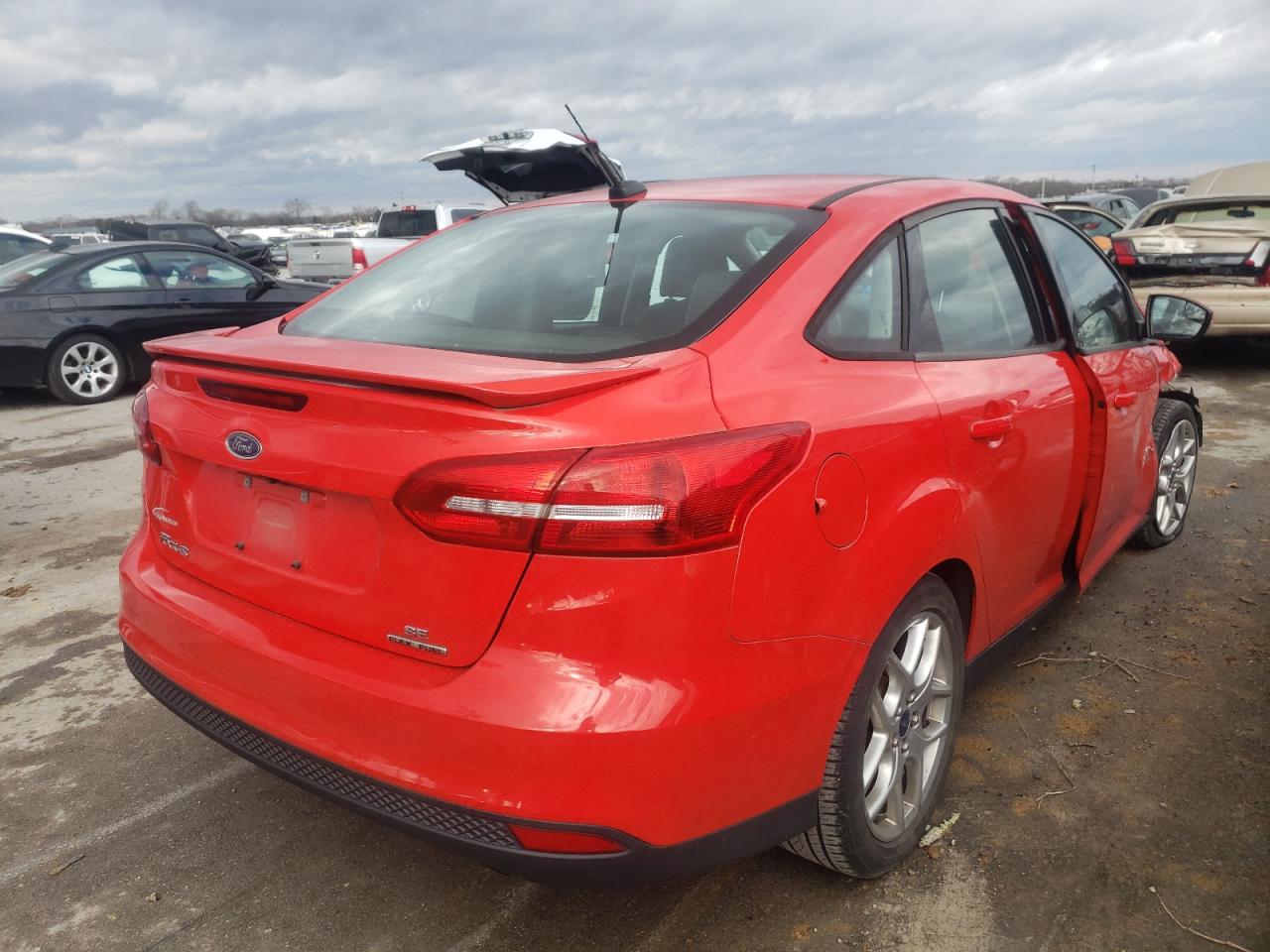 Photo 4 from auction – 2015 FORD FOCUS SE with VIN 1FADP3F21FL244597