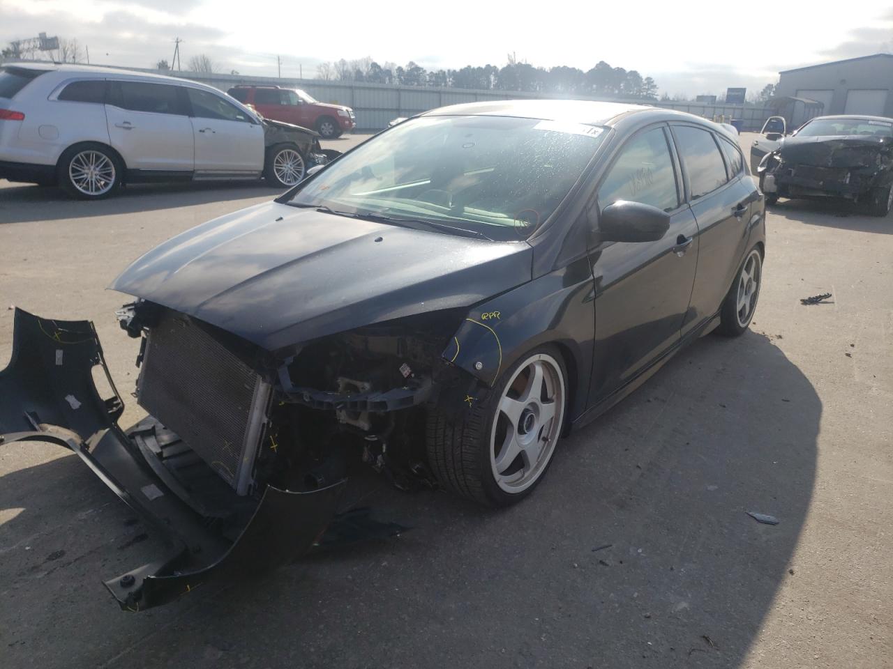 Photo 2 from auction – 2016 FORD FOCUS ST with VIN 1FADP3L98GL224348