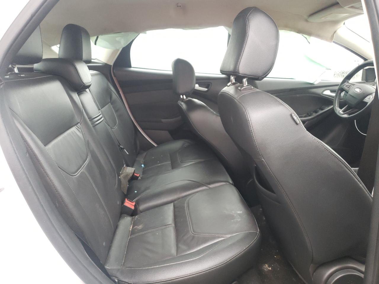 Photo 6 from auction – 2015 FORD FOCUS SE with VIN 1FADP3K25FL290004