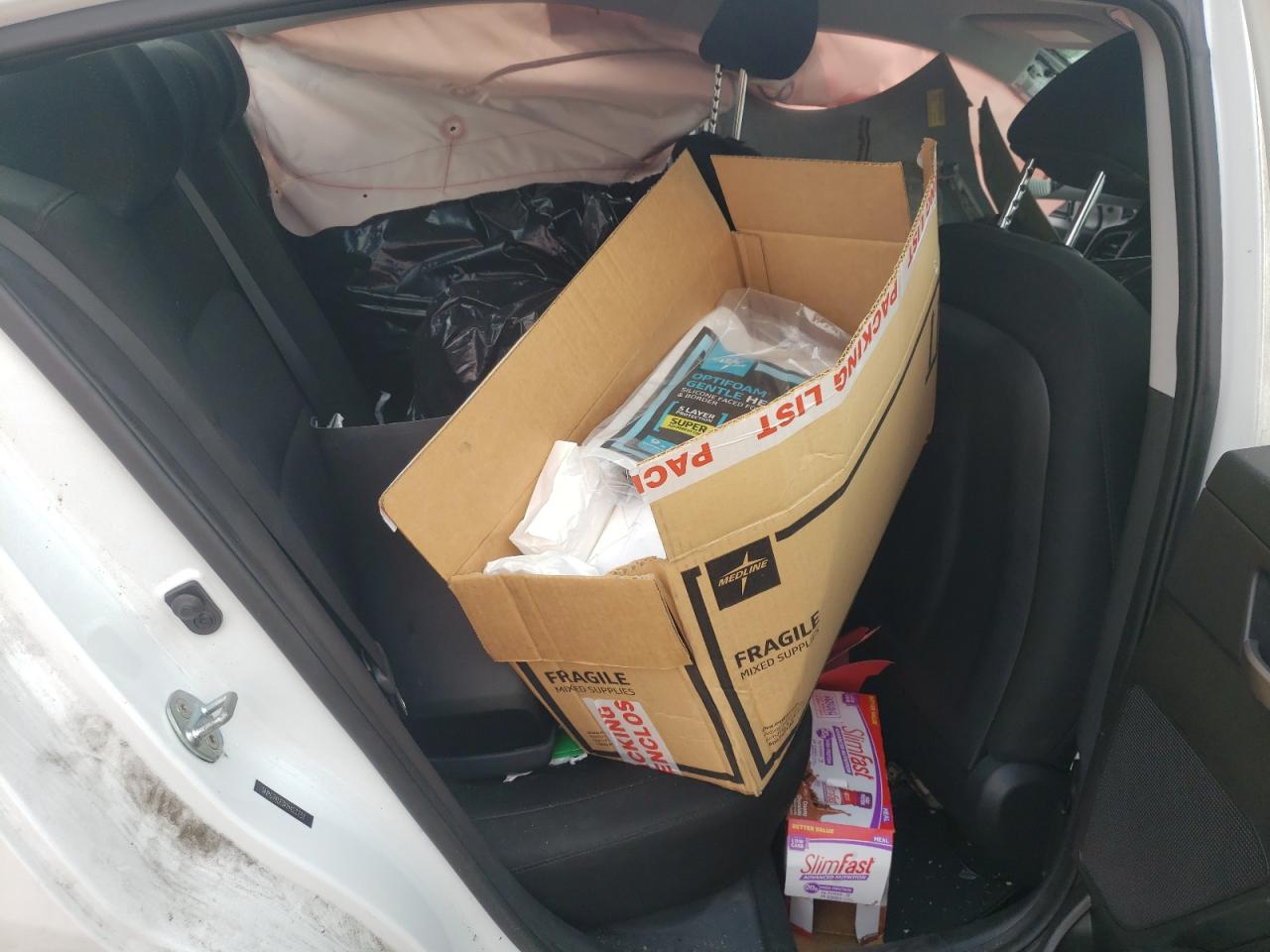 Photo 6 from auction – 2019 HYUNDAI ELANTRA SE with VIN 5NPD74LF3KH423732