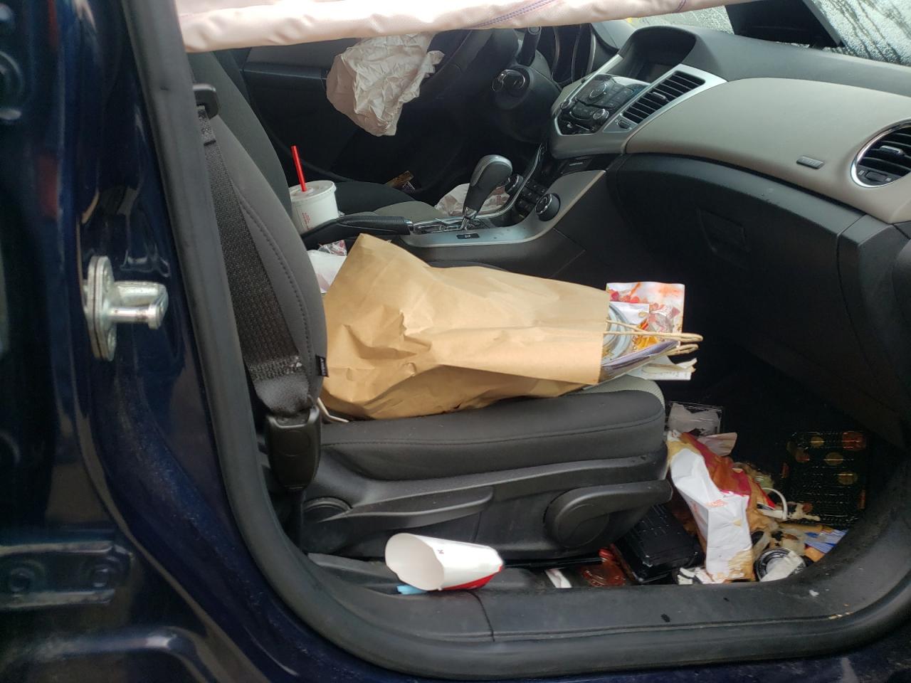Photo 5 from auction – 2011 CHEVROLET CRUZE LS with VIN 1G1PC5SH1B7158405